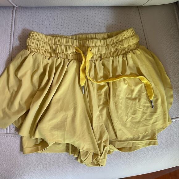 EUC- Butterfly running shorts - Picture 1 of 1